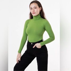 WORN ONCE green turtleneck